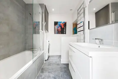 Salle de bains dans l'établissement Lyon 2, Plein centre, 60m2, Place des Jacobins
