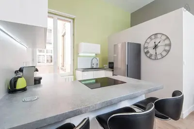 Cuisine ou kitchenette dans l'établissement Lyon 2, Plein centre, 60m2, Place des Jacobins