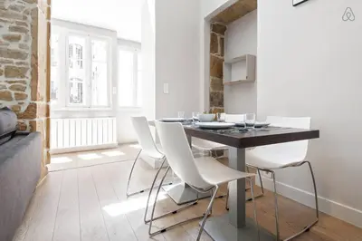 Plan de l'établissement Lyon 2, Plein centre, 60m2, Place des Jacobins