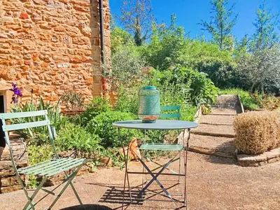 Jardin de l'établissement Maison et table d'hôtes du Vert Vallon