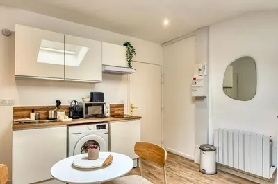 Cuisine ou kitchenette dans l'établissement La Suite Sable - Cosy studio - Proche Métro B