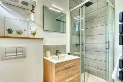Salle de bains dans l'établissement La Suite Sable - Cosy studio - Proche Métro B