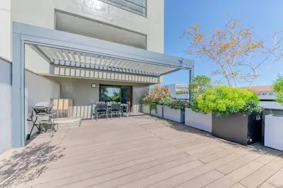 Balcon ou terrasse dans l'établissement GuestReady - Chic Stay with Jacuzzi and Parking