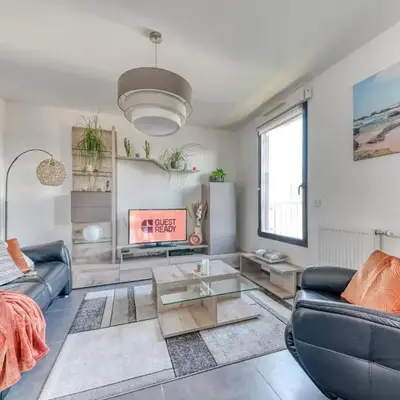 GuestReady - Chic Stay with Jacuzzi and Parking