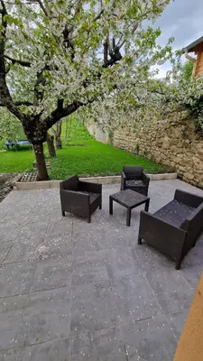 Jardin de l'établissement Beautiful 38 m2 independent 2-room apartment