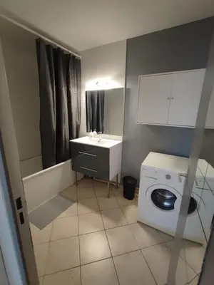 Plan de l'établissement Grand T2 central, balcons sur parc