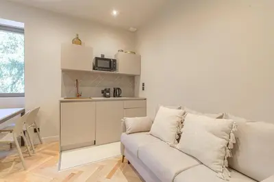 Cuisine ou kitchenette dans l'établissement Appartement moderne et confortable , Ecully