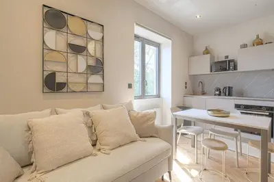 Cuisine ou kitchenette dans l'établissement Superbe appartement lumineux proche de Lyon