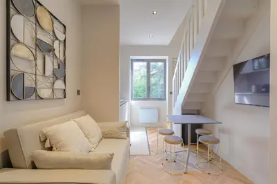 Coin salon dans l'établissement Appartement cosy et lumineux, Ecully