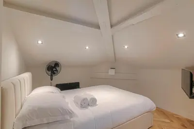 Un ou plusieurs lits dans un hébergement de l'établissement Appartement contemporain au calme, Ecully