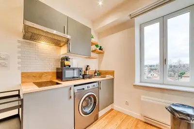Cuisine ou kitchenette dans l'établissement ღ Victor Hugo - 1ch - Central - Lyon & Gare Tassin