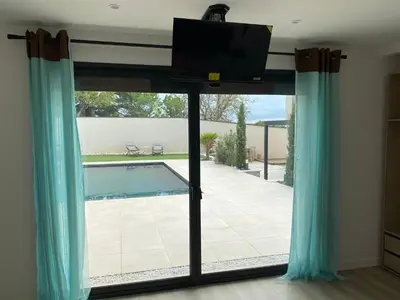 Piscine de l'établissement Studio indépendant dans propriété au cœur du Beaujolais ou située à proximité