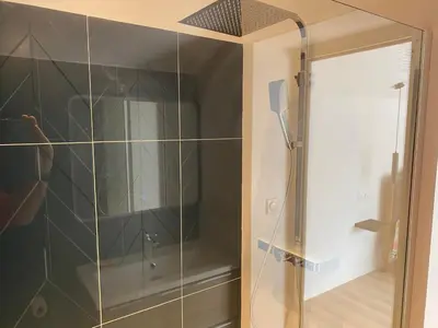 Salle de bains dans l'établissement Studio indépendant dans propriété au cœur du Beaujolais