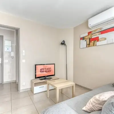 GuestReady - Sleek & Sunny Comfort near the Tram