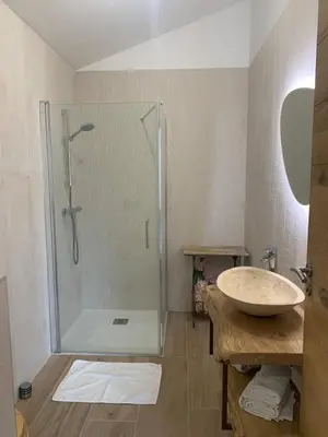 Salle de bains dans l'établissement Gîte Belle Vue à Savigny proche de Lyon