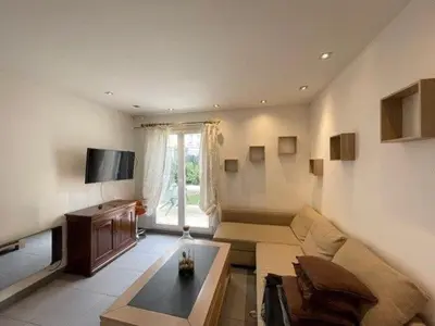 Télévision ou salle de divertissement dans l'établissement Villeurbanne Super Apartment in residence
