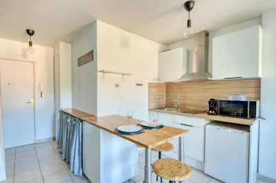 Cuisine ou kitchenette dans l'établissement L'Havre de paix - Vaulx en Velin- Proximité Lyon