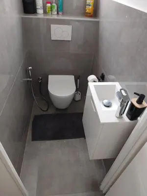 Salle de bains dans l'établissement Chambre spacieuse #2