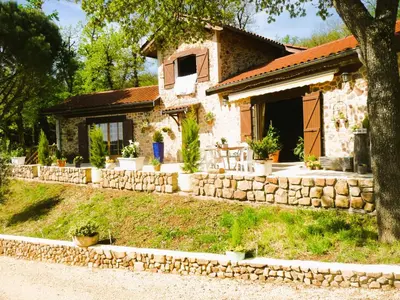 Jardin de l'établissement Studio climatise avec piscine