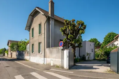 Quartier de la villa ou autre quartier proche