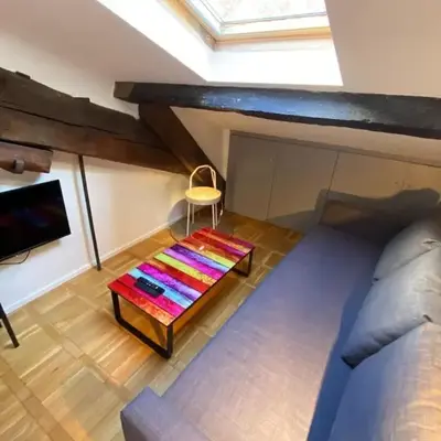 Lovely studio in the 9th arrondissement near the quays