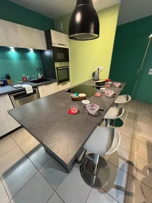 Cuisine ou kitchenette dans l'établissement 2 bedrooms, air conditioning, garage, metro