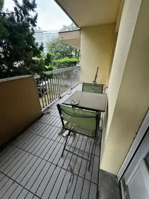 Balcon ou terrasse dans l'établissement Appartement Spacieux à Bron - 30' Groupama Stadium