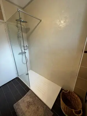 Salle de bains dans l'établissement Appartement Spacieux à Bron - 30' Groupama Stadium