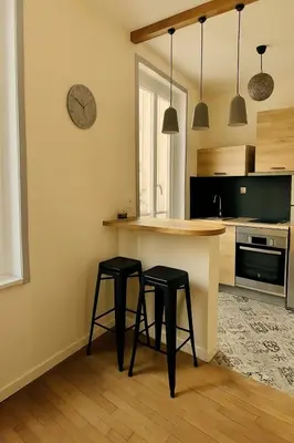 Cuisine ou kitchenette dans l'établissement Charming studio for 2 Quartier Terreaux Croix-Rousse