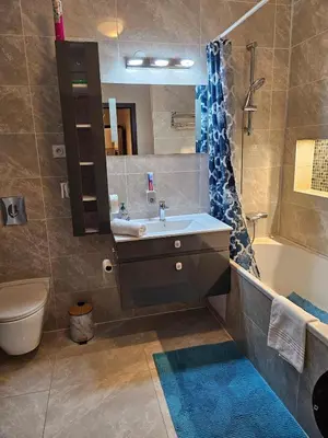 Salle de bains dans l'établissement Spacious & Cozy - 3 Bedrooms