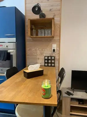 Cuisine ou kitchenette dans l'établissement Duplex cosy-Wifi-Parking-Netflix-Lyon 9