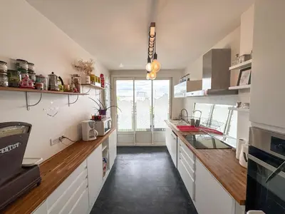 Cuisine ou kitchenette dans l'établissement LE couturier parking and balcony eurexpo
