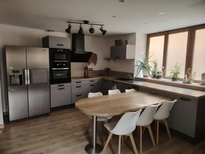 Cuisine ou kitchenette dans l'établissement La Casa Beaujolaise