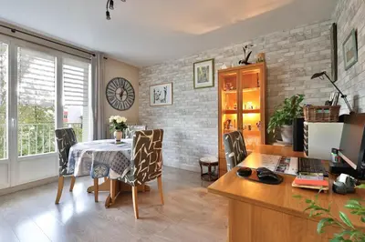 Plan de l'établissement Logement chaleureux avec balcon