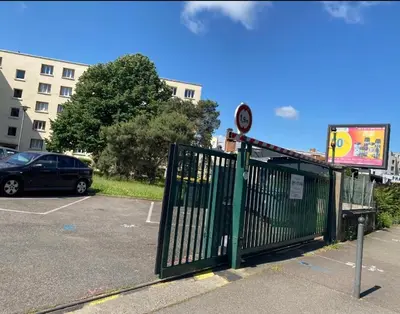 Plan de l'établissement Joli appartement limite Lyon 8, tram T4