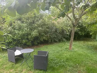 Jardin de l'établissement Le Clos de MANVAL