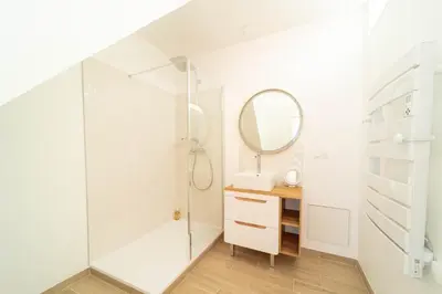 Salle de bains dans l'établissement L'Echapée Belle en Val de Saône