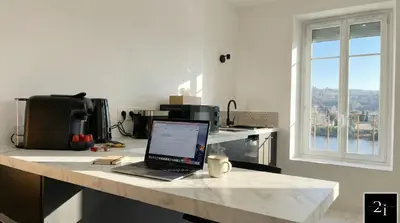 Cuisine ou kitchenette dans l'établissement LE 21 - Suite SPA Premium - Jacuzzi Privatif & Vue Rhône