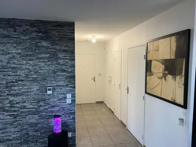 Salle de bains dans l'établissement T2 cosy et rénové avec terrasse - proche de Lyon