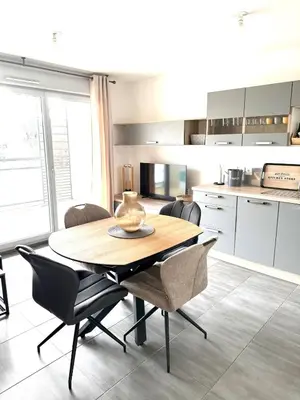 Cuisine ou kitchenette dans l'établissement Appartement T2 Cosy