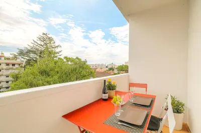 Balcon ou terrasse dans l'établissement T3 lumineux pour 6 personnes proche métro Lyon