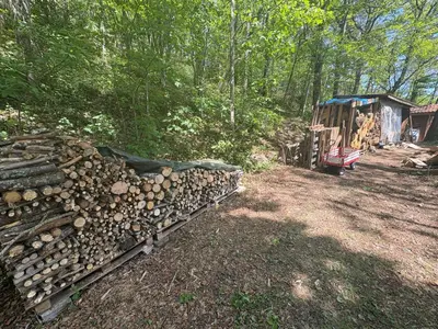 Plan de l'établissement Le refuge d'Yzeron, gite autonome en pleine forêt pour 8 personnes