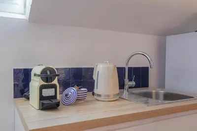 Cuisine ou kitchenette dans l'établissement IDÉAL Pro & Couples - Calme- Dernier Etage - Cité des Affaires