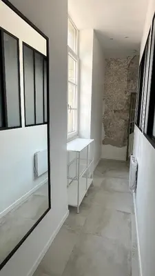 Salle de bains dans l'établissement La Commanderie des Antonins -vue Panoramique sur le Rhône-