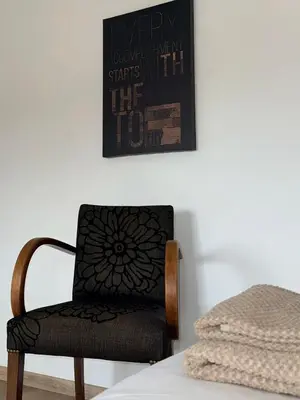 Coin salon dans l'établissement Le Gîte d'Antoine - Beaujolais