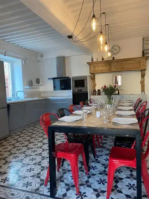 Cuisine ou kitchenette dans l'établissement Le Gîte d'Antoine - Beaujolais