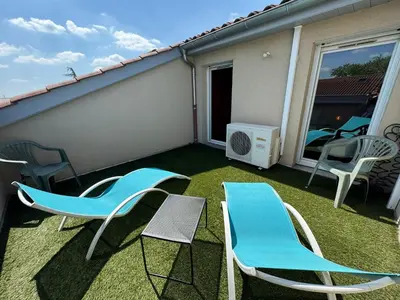 Terrasse ou espace extérieur de l'établissement Le Yéti T4 air-conditioned Lyon Eurexpo stadium LDLC arena