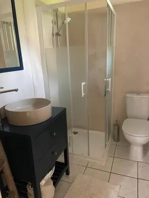 Salle de bains dans l'établissement Échappée cublizienne