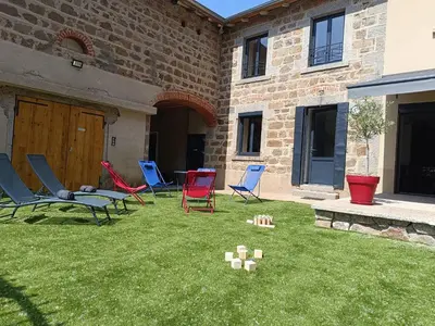 Jardin de l'établissement Gîte du Bobet