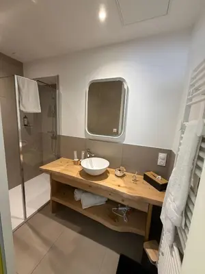 Salle de bains dans l'établissement Les Chambres d'Hôtes du Château Eclosion